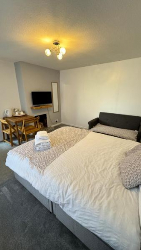 Family room, Shared House